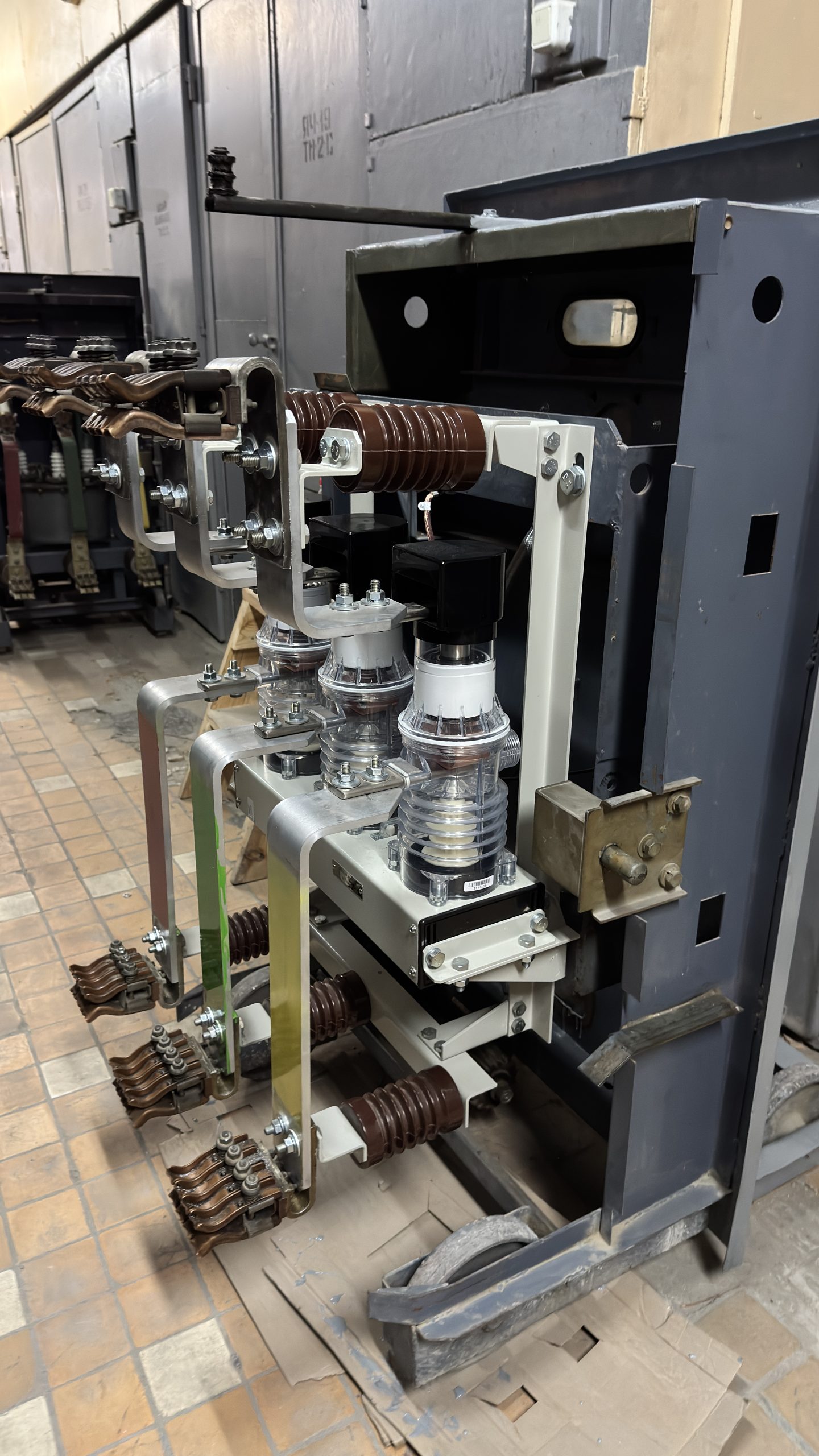 Ретрофит ячеек 6–10 кВ: Вторая жизнь вашего энергооборудования с PAS